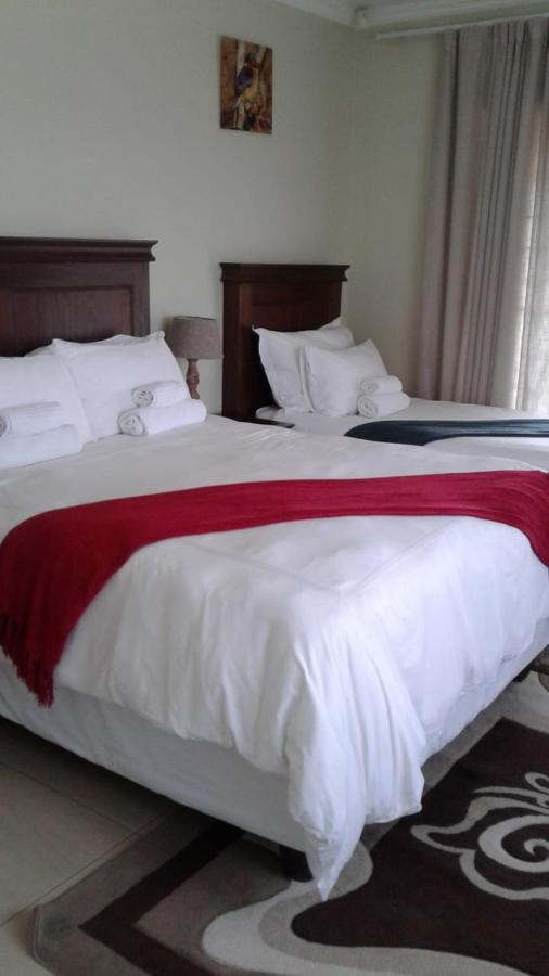 Vinolux Guest House Mthatha Buitenkant foto