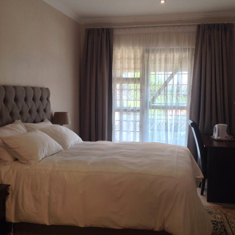 Vinolux Guest House Mthatha Buitenkant foto